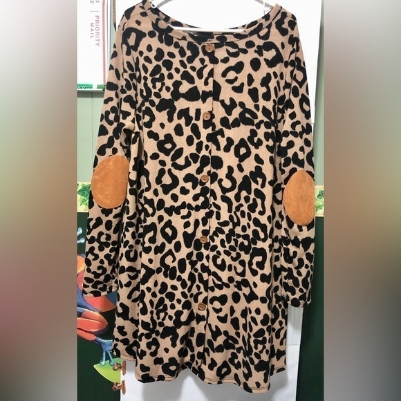 ♈️Chris & Carol brand Animal print Tunic long sleeves with elbow patches🟢 - Picture 6 of 9